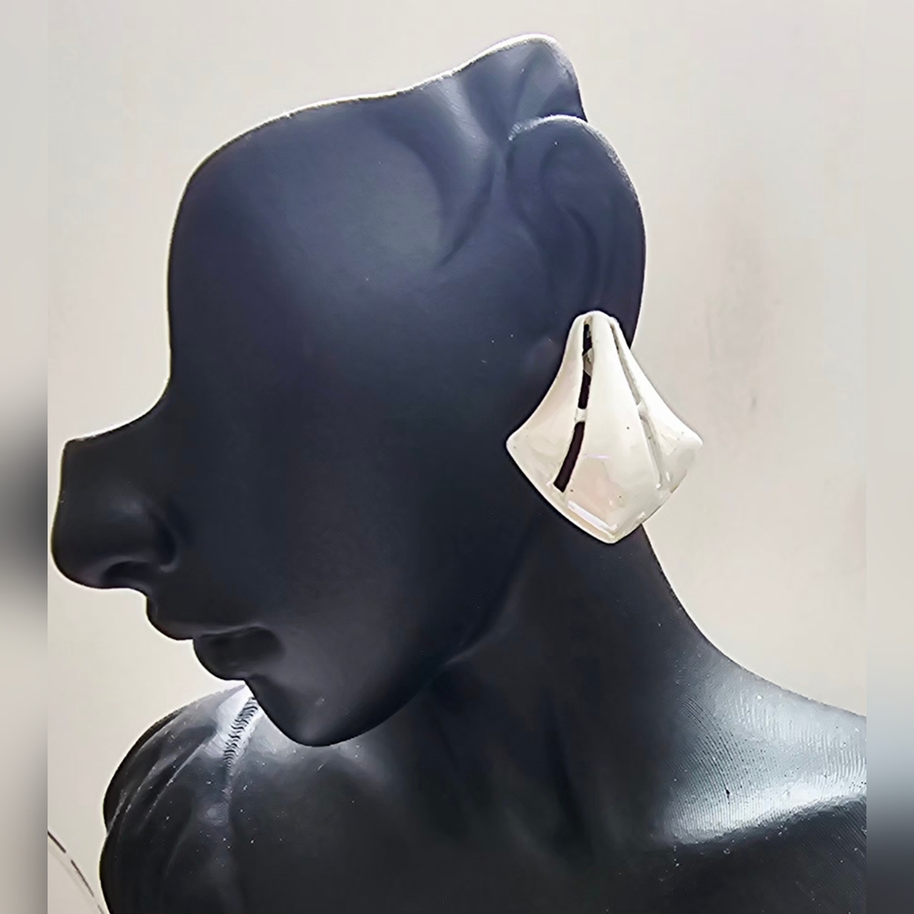 Modern Art Deco Estate Rare Find White Iridescent Clouddancer Elegant Earrings